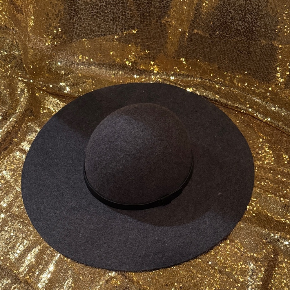 H&M 100% Wool Gray Women's, Wide Brim, Floppy Hat with Black Band